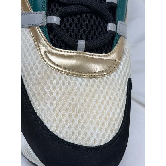 The Dior B22 in the Green/White/Black colorway US M-12 SPB JA-364075